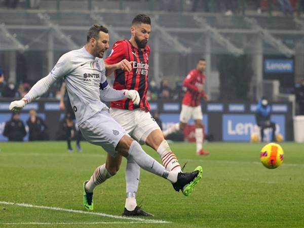 Bóng đá QT 2/3: AC Milan và Inter Milan hòa nhau không bàn thắng