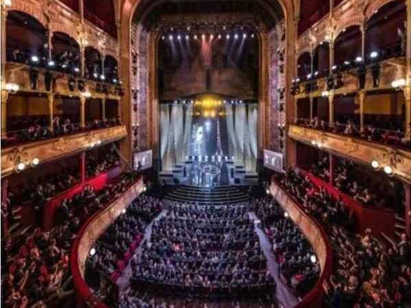 Khán phòng Theatre de Chatelet, nơi trao giải QBV 2023