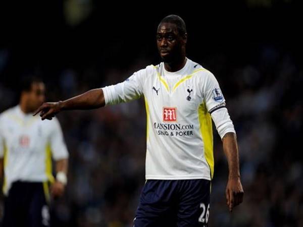 Cầu thủ ghi bàn nhanh nhất thế giới Ledley King – 9,82 giây (Tottenham vs Bradford City, Premier League 2000)