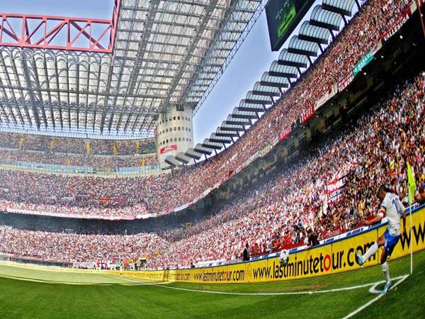 Những trận đấu đáng nhớ nhất từng diễn ra trên svđ San Siro