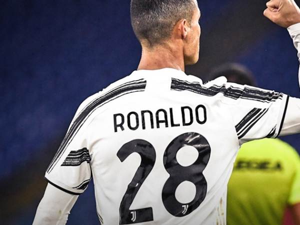 Ronaldo từng mặc áo số 28 ở Sporting