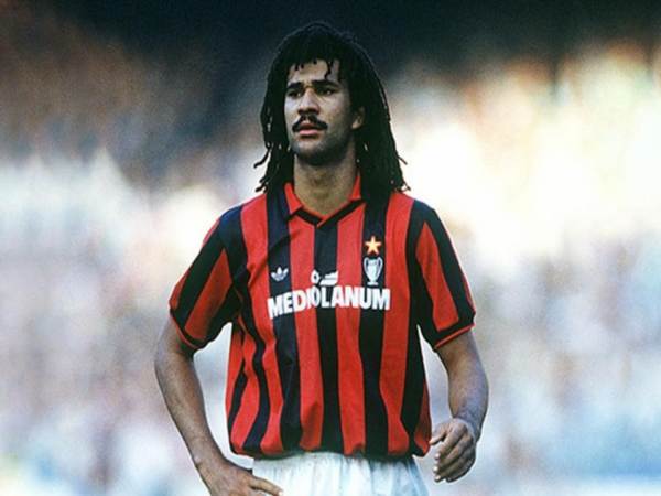 Ruud Gullit trong màu áo AC Milan
