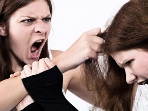 Nằm mơ thấy đi cầu có điềm gì, cảnh báo chuyện gì?