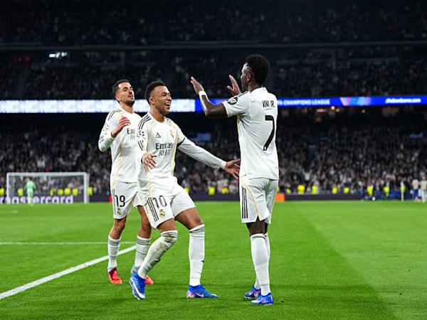 Tin Real: Hồi sinh bầu không khí tại Bernabeu
