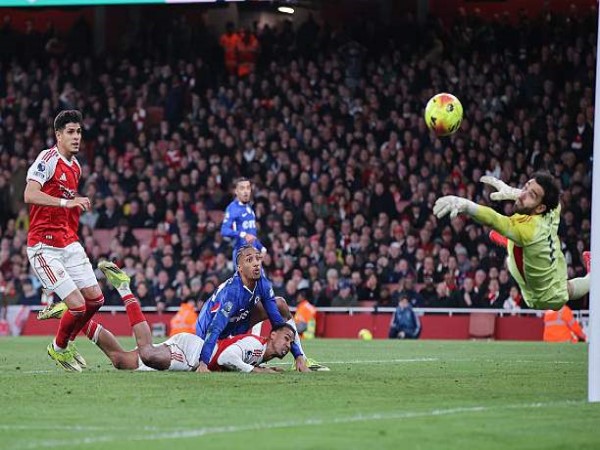 Derby London và bản lĩnh của kẻ dẫn đầu Derby London và bản lĩnh của kẻ dẫn đầu