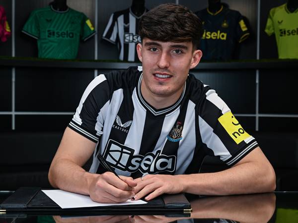 Tin Man City: Man City sẵn sàng chi đậm vì Tino Livramento